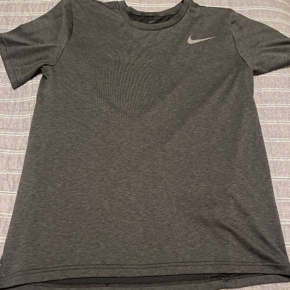 Nike Mens dry fit T shirt